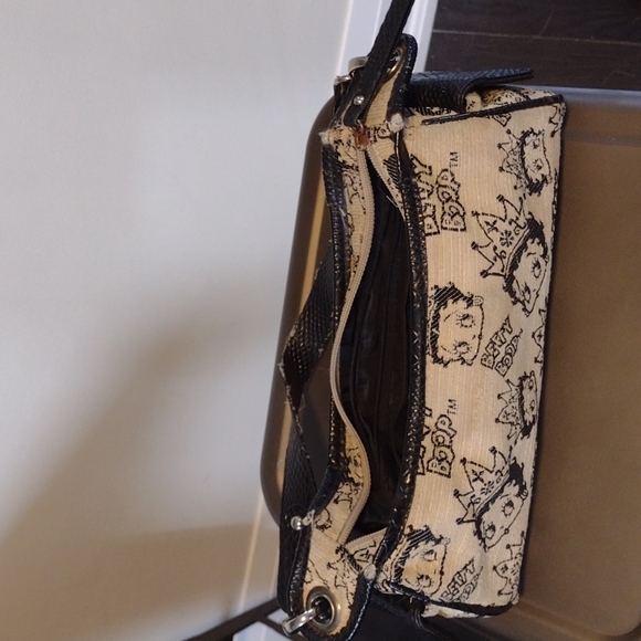 Vintage Betty Boop purse - Picture 4 of 6
